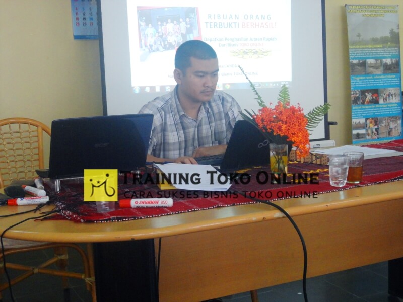 owner bisnisukm.com