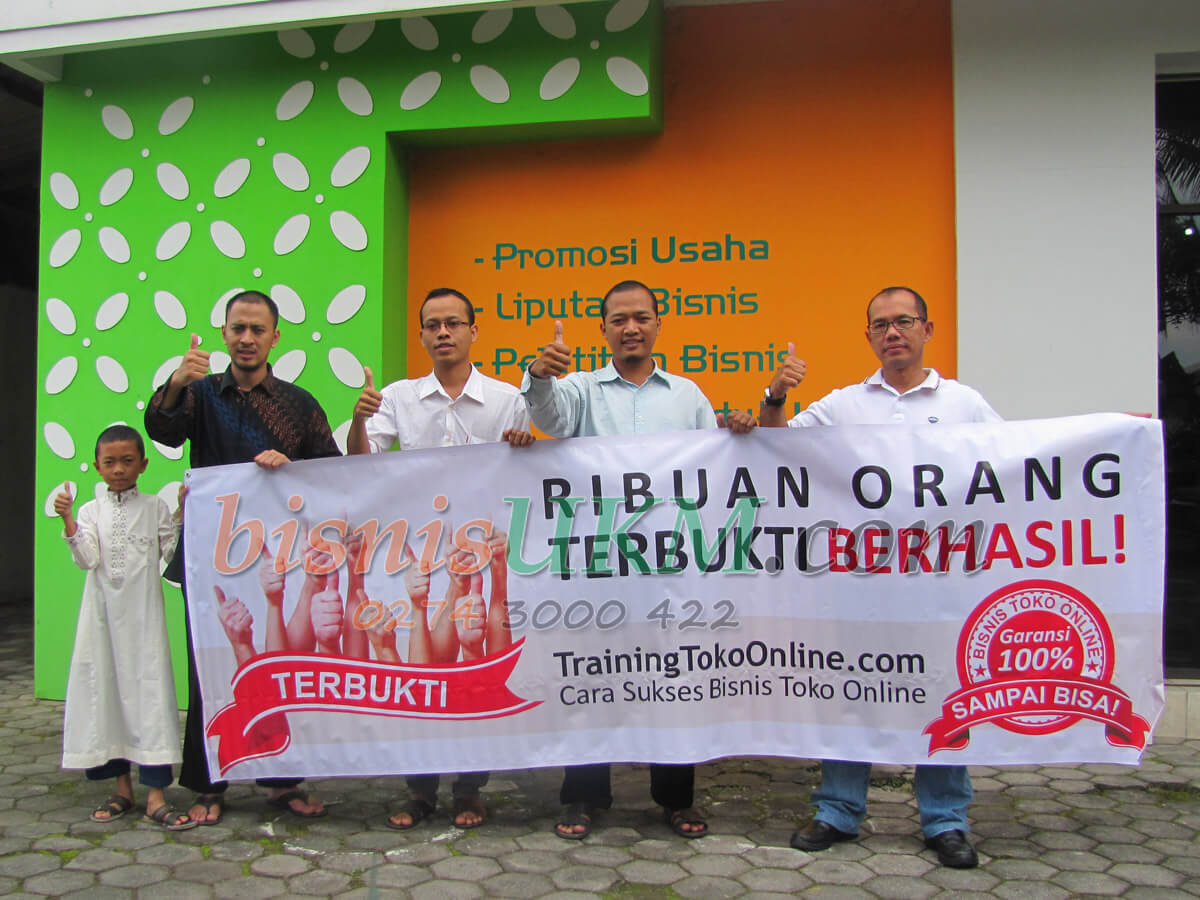 Peserta training toko online