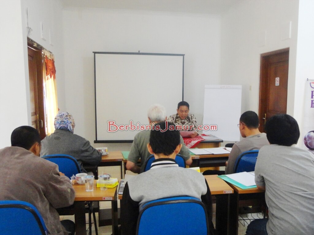 Pelatihan Bisnis Budidaya Jamur Tiram