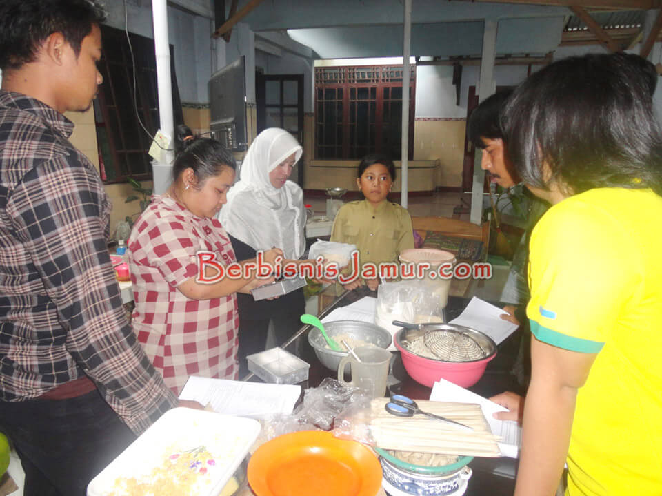 Praktek Pembuatan Nuget Jamur Tiram