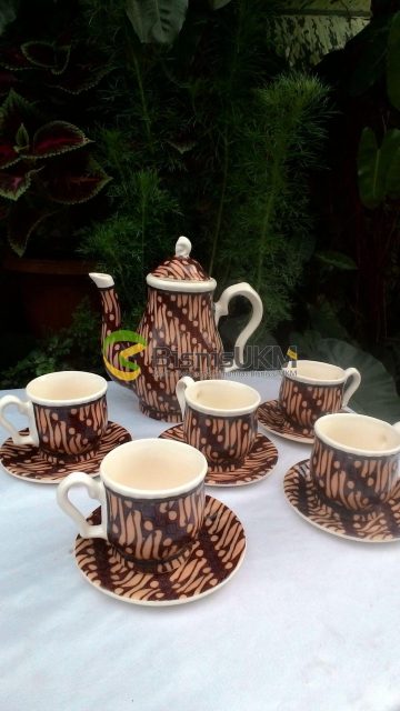 Tea Set Batik Karya Suyono