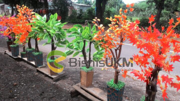 Bisnis sampingan membuat bunga plastik