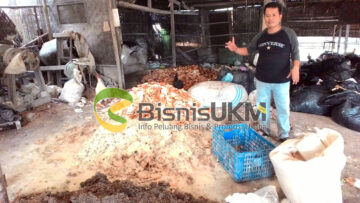 Pengusaha pelet pakan ternak