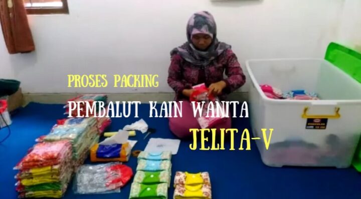 proses-packing-pembalut-kain-jelita-v-bisnisukm