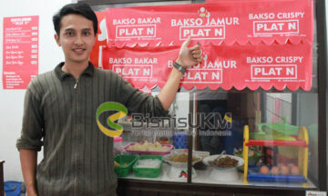 Adhitia Pradamba mengaplikasikan resep bakso jamur buatan mama mertuanya menjadi peluang usaha bakso jamur plat N