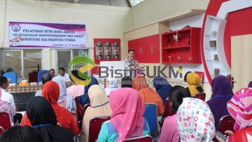 Pelatihan Budidaya Jamur di Lingkungan Disperindagkop dan UMKM Provinsi Kalimantan Utara