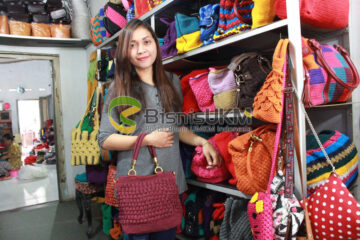 Ria owner tas anyaman jogja