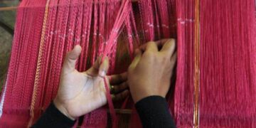 tingkatkan-kualitas-produk-tenun-di-sumatera-utara-kemenperin-bina-pengrajin