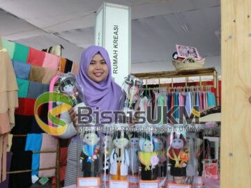 Nur Puji Lestari owner Rumah Kreasi