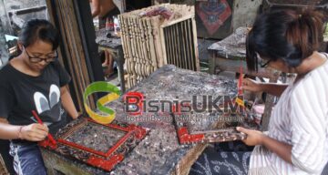 Usaha bingkai foto etnik
