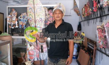 Komang Sudiarsa lestarikan usaha kerajinan wayang kulit