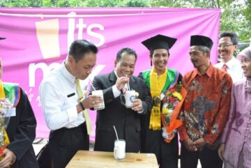 Mahasiswa Ini Sukses Punya Usaha Minuman Segar Beromzet 1M