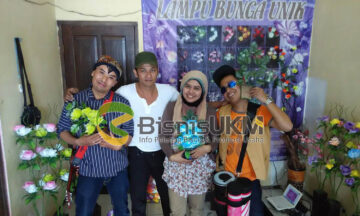 bisnis-lampu-bunga-metamorfosis-kisah-romantis-menjadi-kisah-sukses