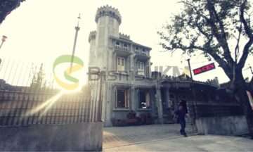 miliki-menara-bak-istana-cafe-ini-dijamin-bikin-kamu-melongo