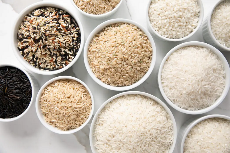 beras merupakan makanan pokok yang dikonsumsi sebagian besar orang indonesia fakta di lapangan